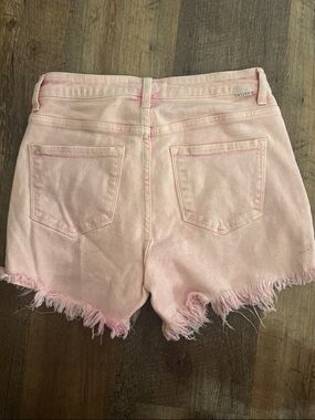 Women's Light Pink Frayed Hem Denim Shorts